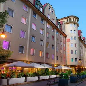 Leonardo Otel