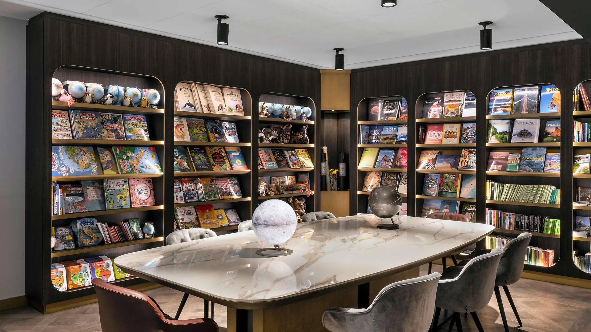 Radisson Collection Hotel, Palazzo Touring Club Milano 5*,  Italia