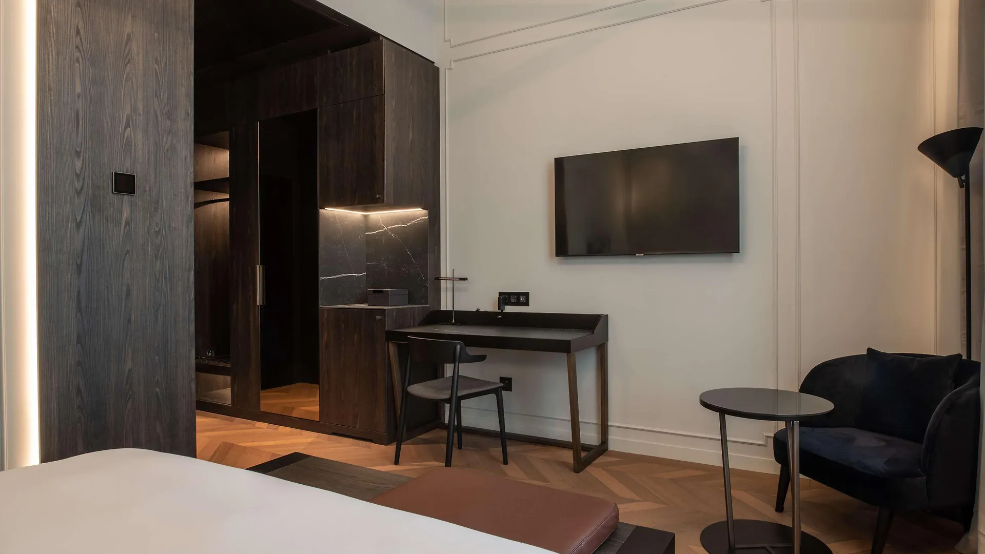 Radisson Collection Hotel, Palazzo Touring Club Милан Отель