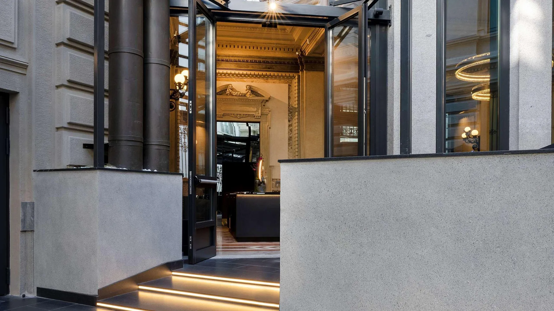 Radisson Collection Hotel, Palazzo Touring Club Милан
