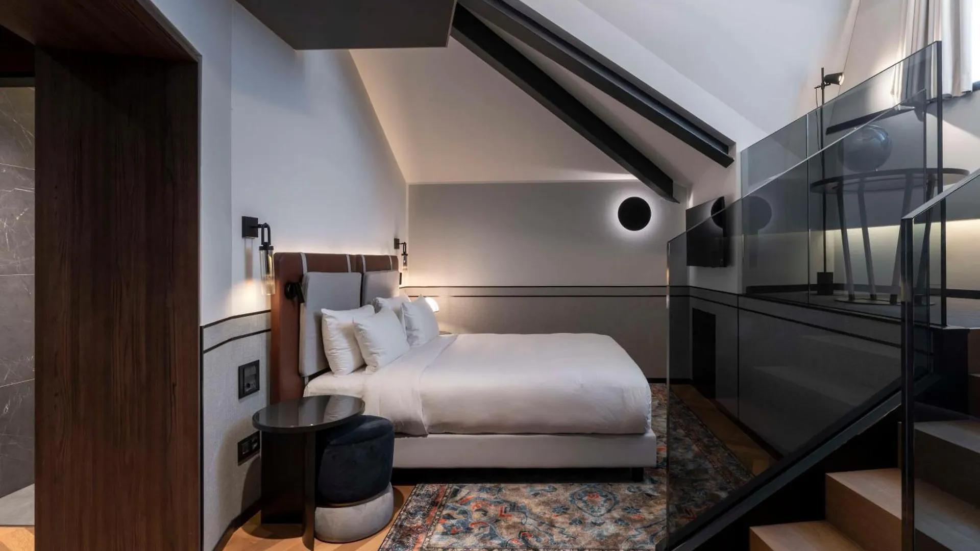 Radisson Collection Hotel, Palazzo Touring Club Milano 5*,