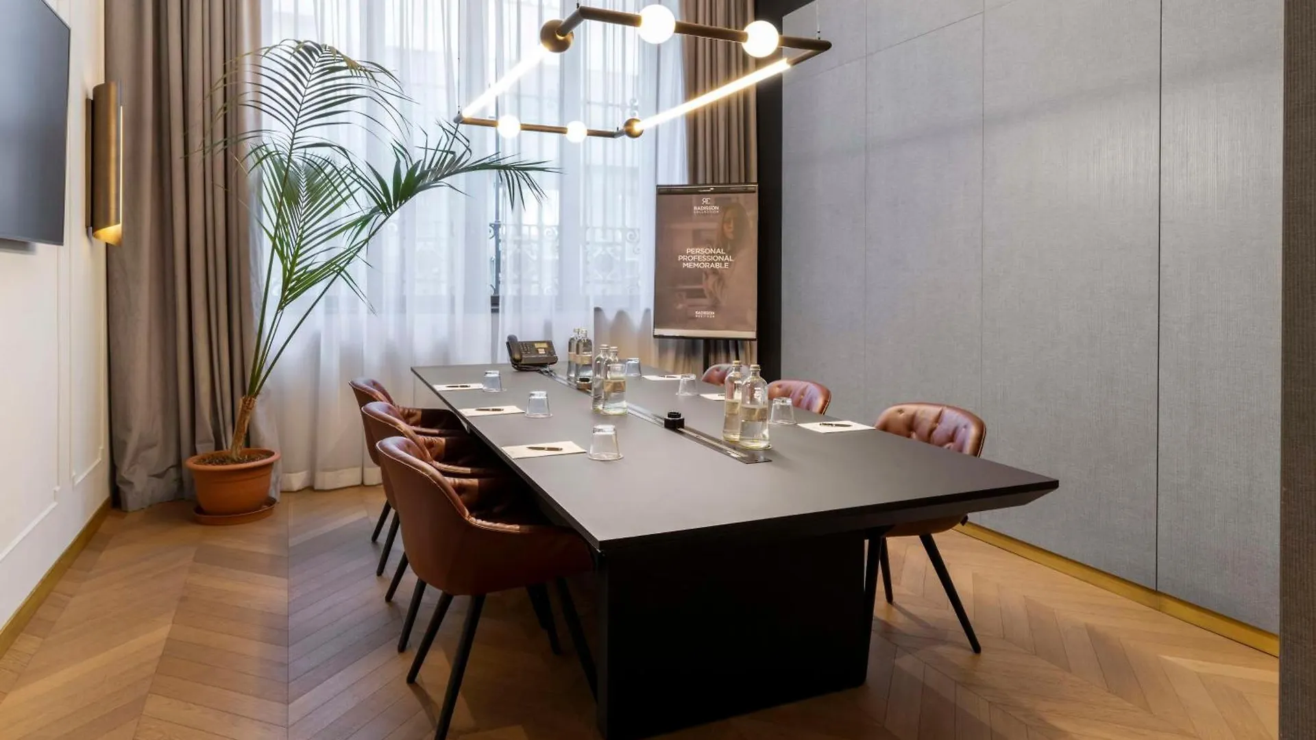 Radisson Collection Hotel, Palazzo Touring Club Милан 5*,  Италия