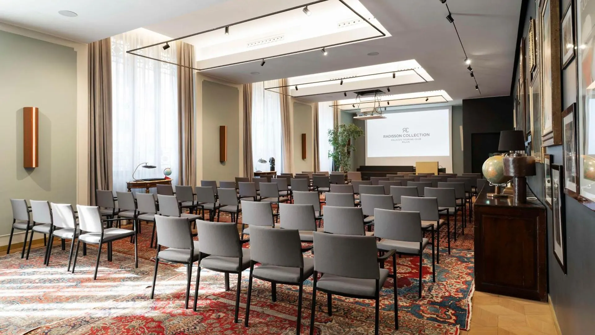 Radisson Collection Hotel, Palazzo Touring Club Милан
