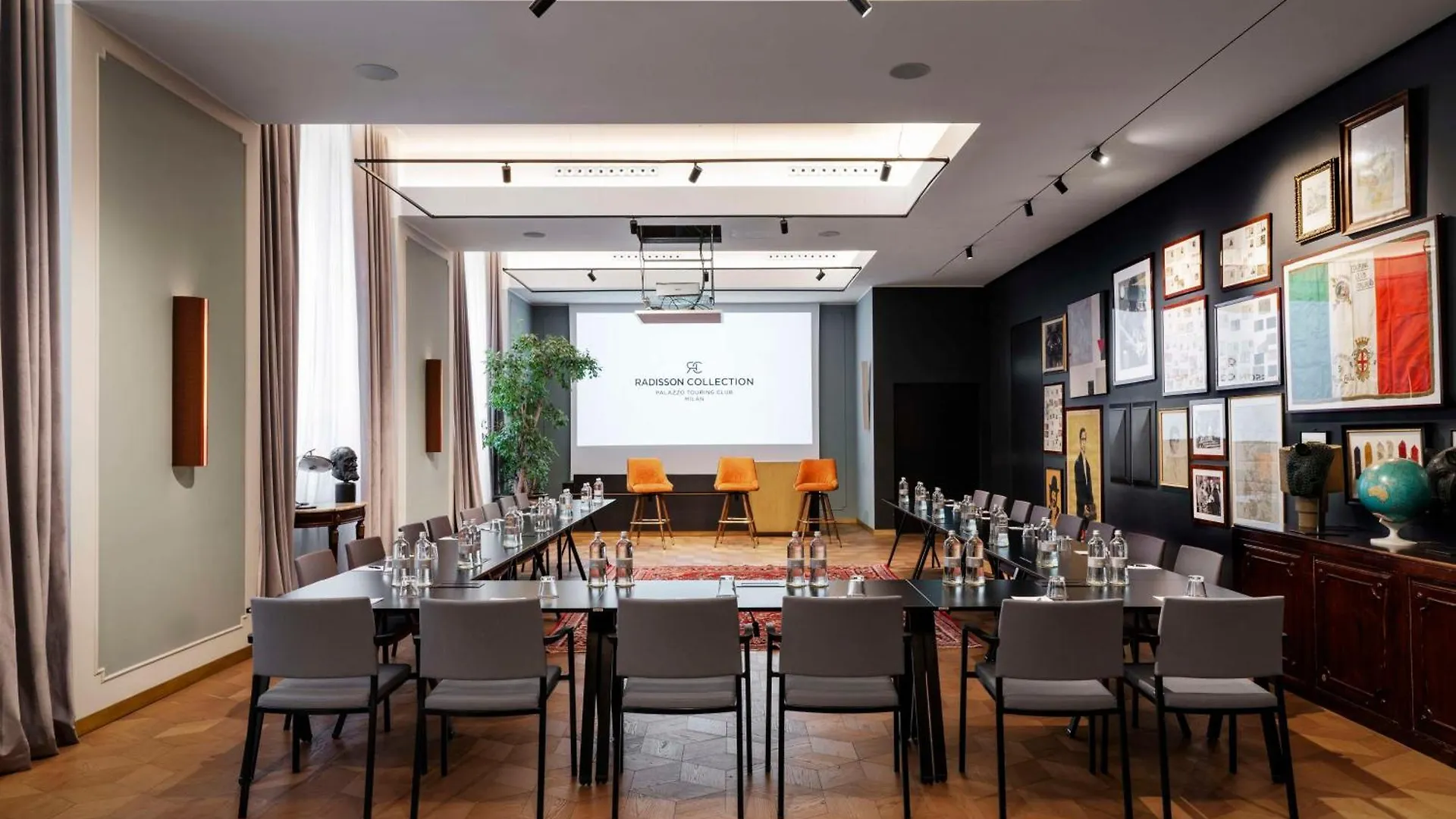 Radisson Collection Hotel, Palazzo Touring Club Milano 5*,  Italia